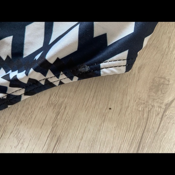 Navy one piece patterned swimsuit plunge neck - Picture 10 of 10